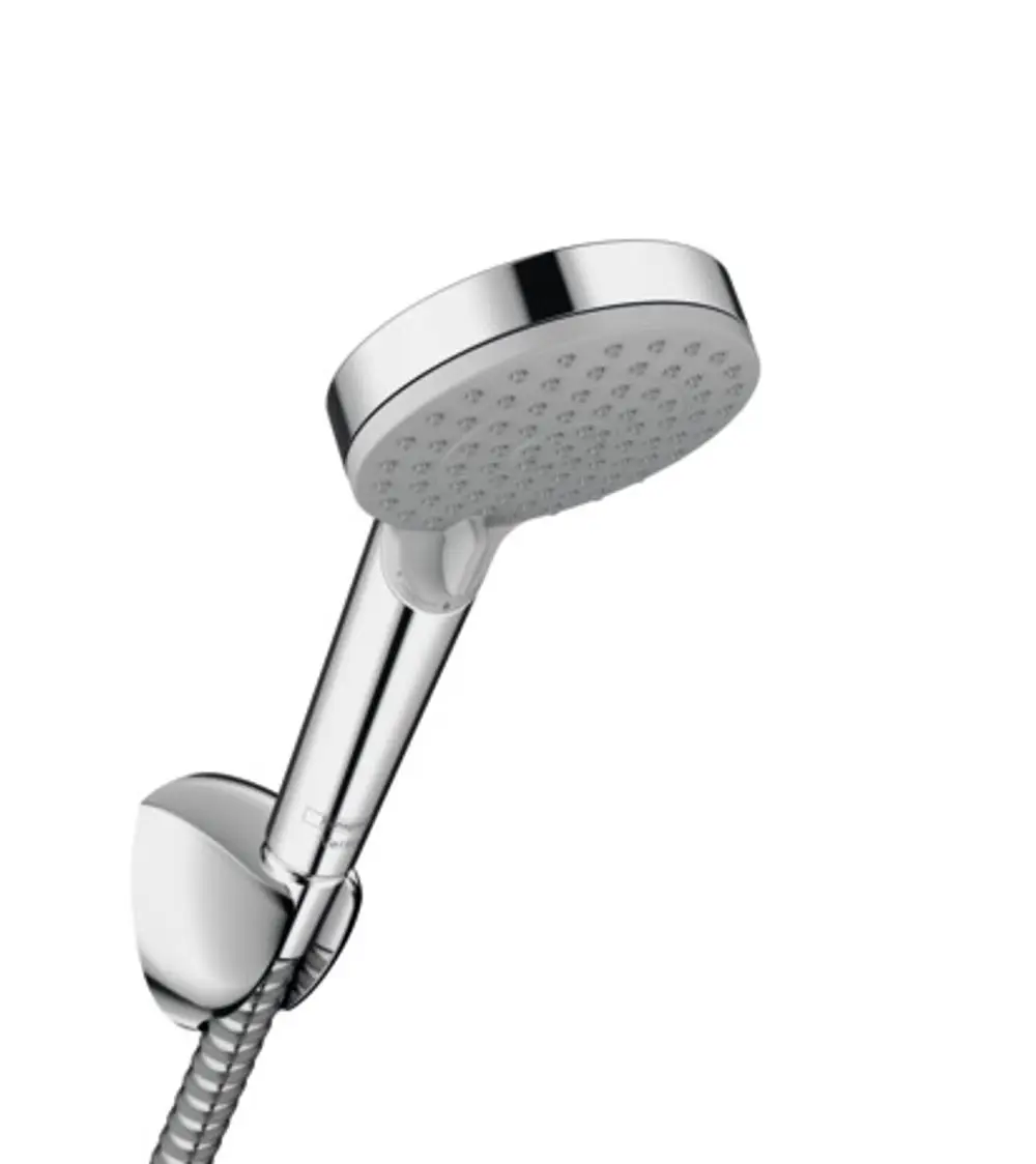 Brausekopf in Chrom mit flexibler Halterung und Schlauch. Das Produkt stammt von Hansgrohe und zeigt eine runde Form sowie eine glatte Oberfläche.